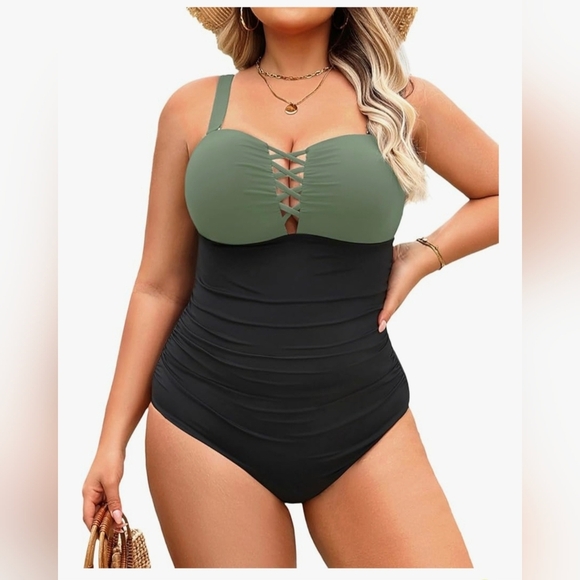 Women Plus Size One Piece Swimsuit #886 - Picture 1 of 11